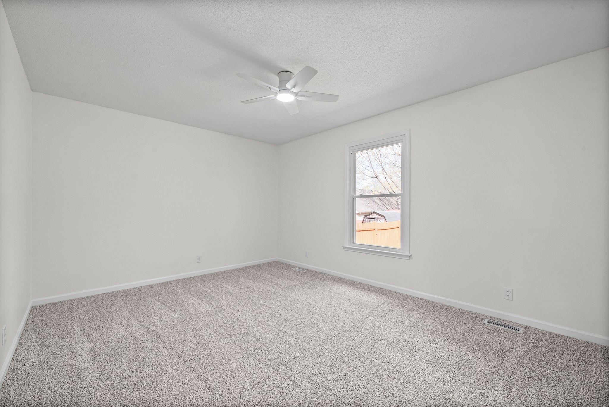 1189 Woodbridge Dr