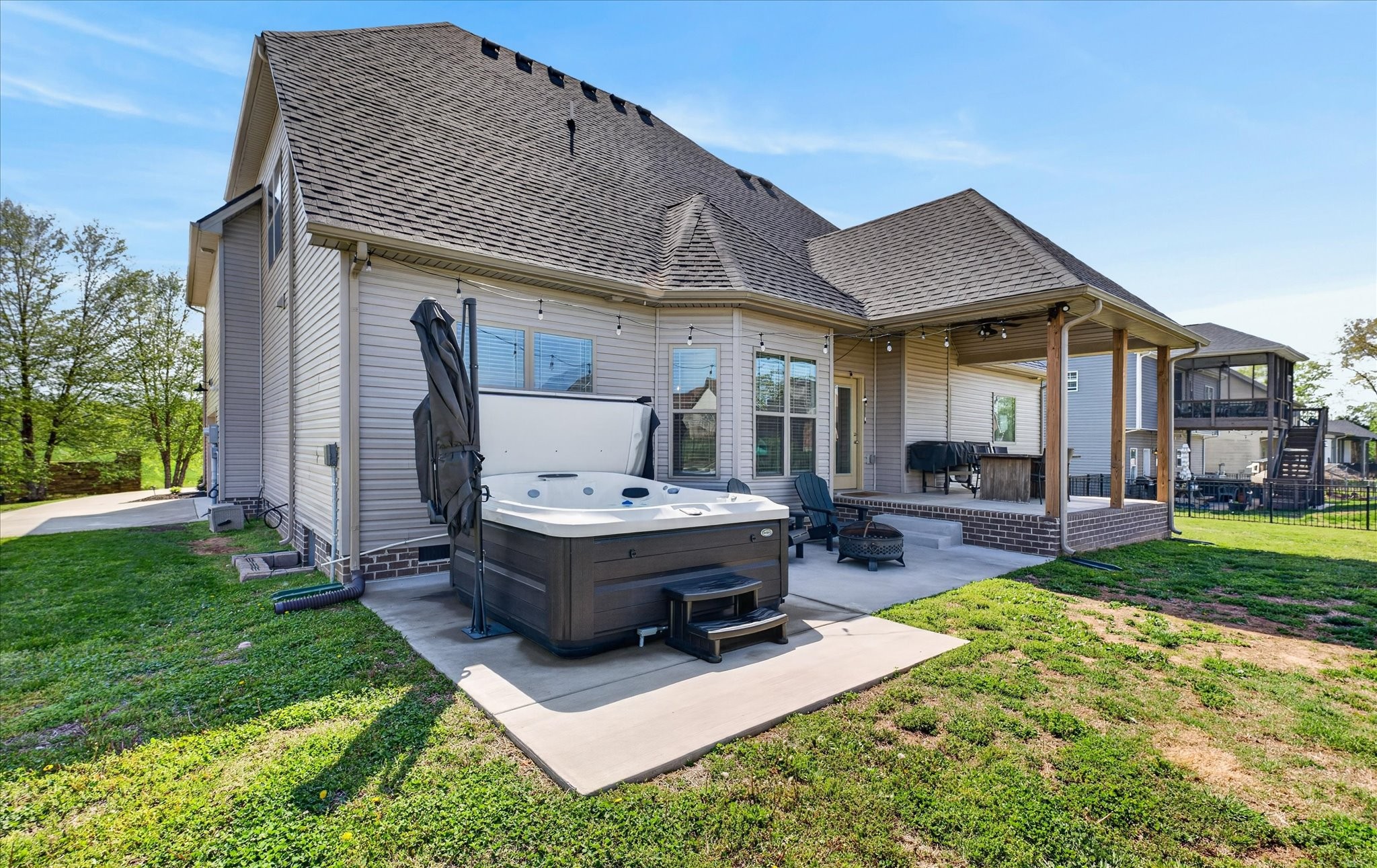 100 Hayward Fields Dr