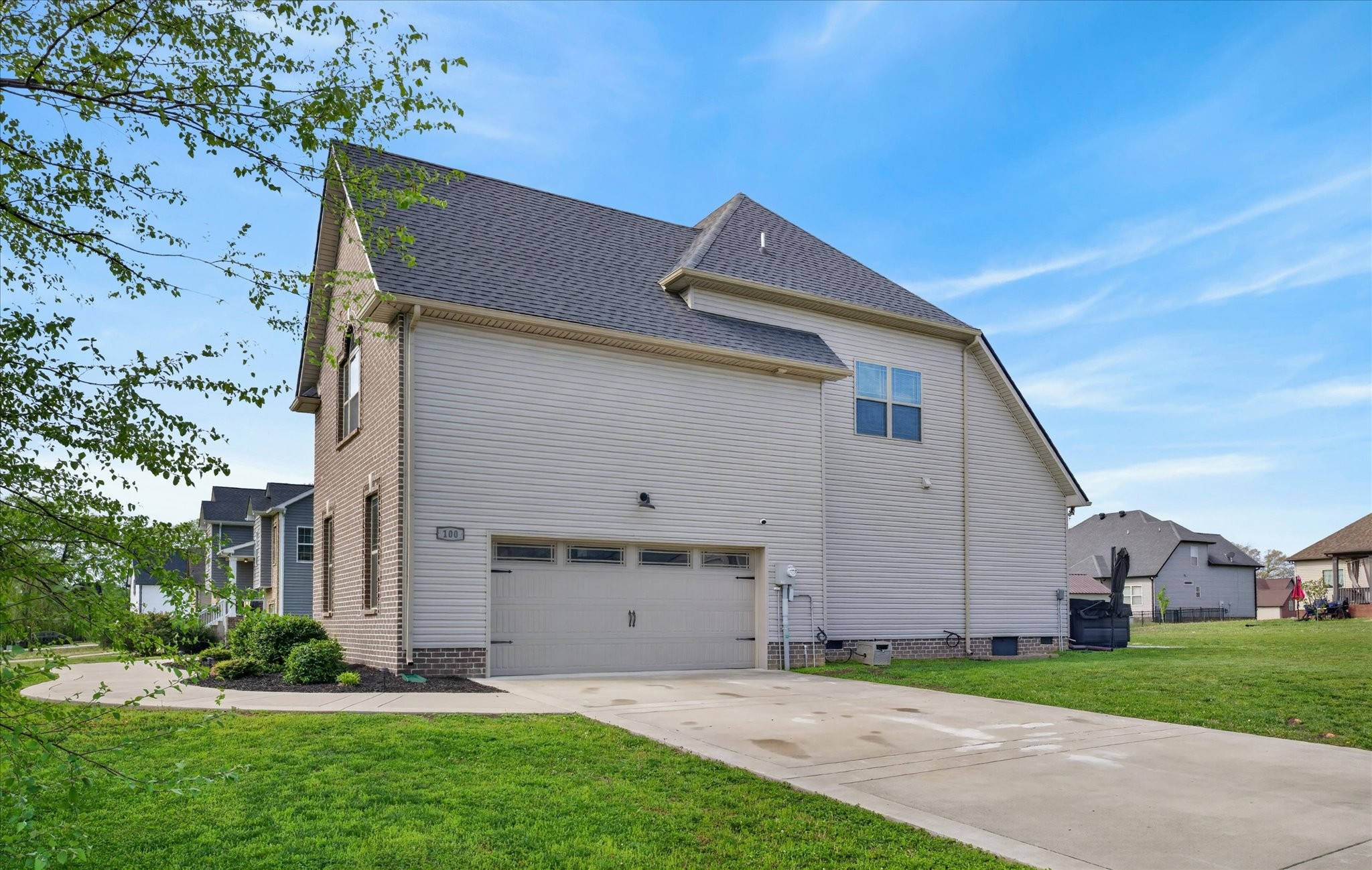 100 Hayward Fields Dr