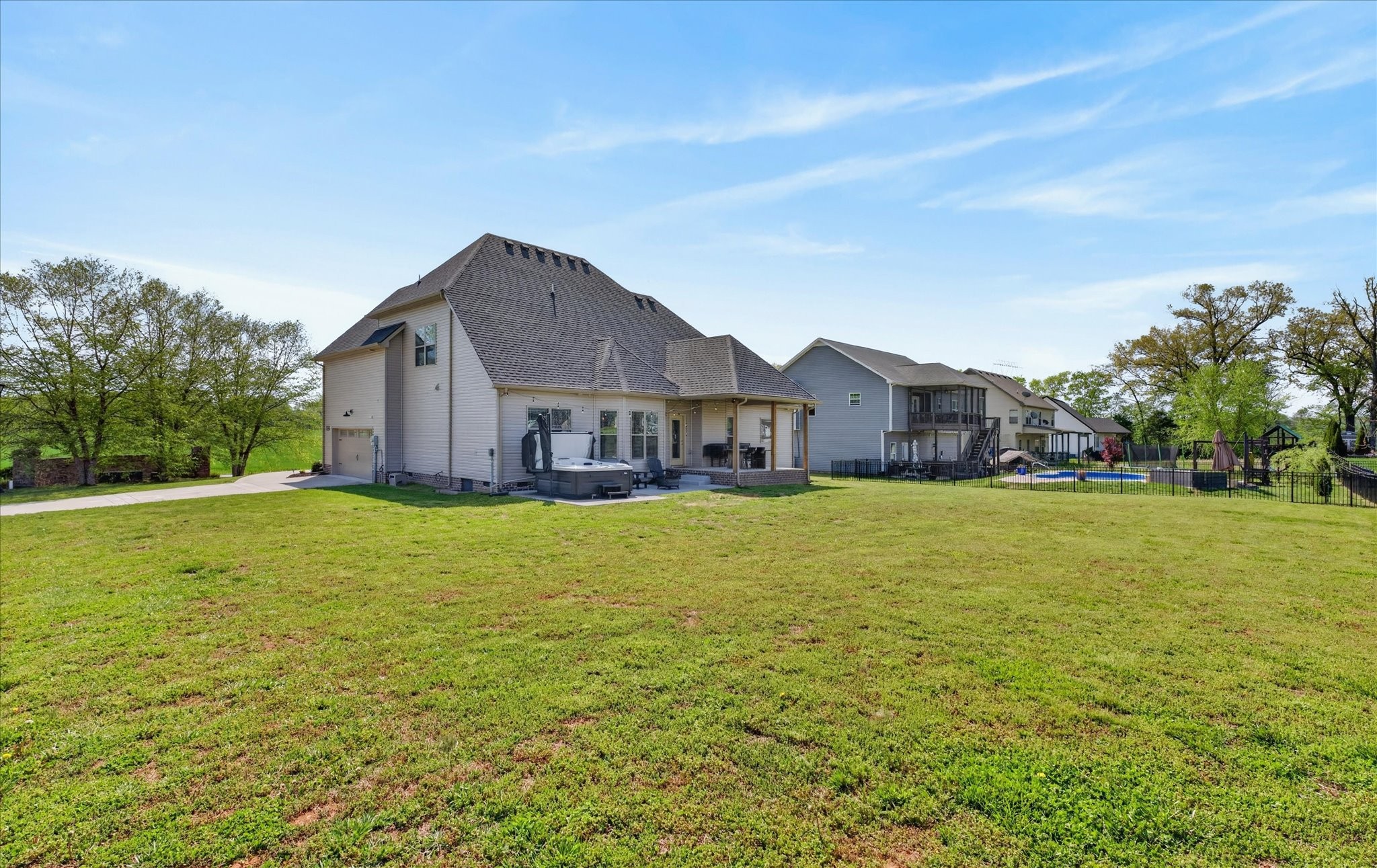 100 Hayward Fields Dr