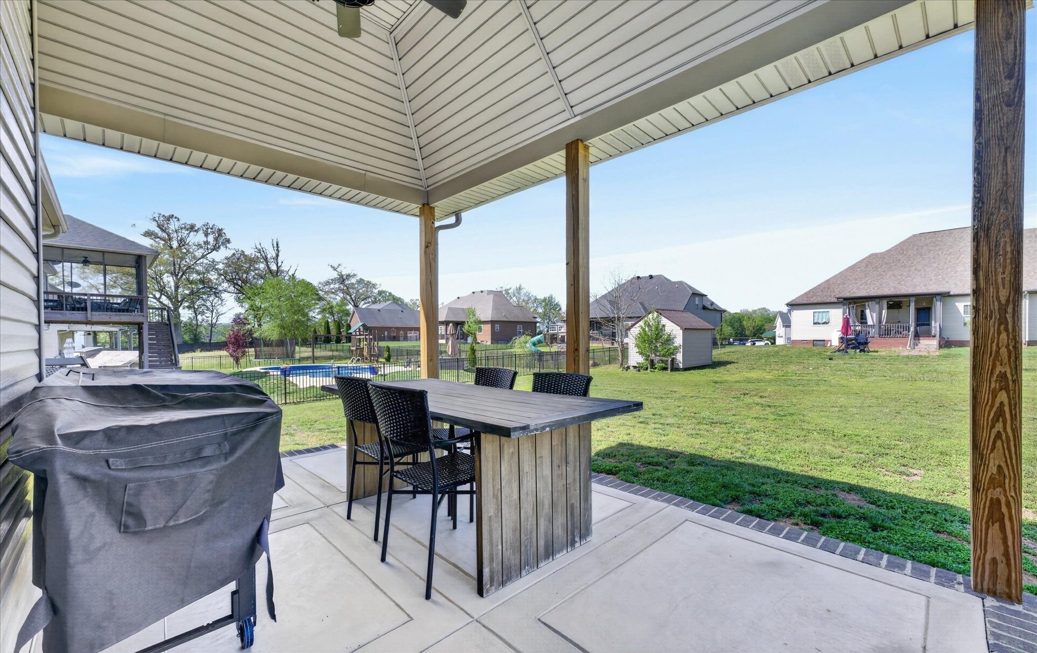 100 Hayward Fields Dr