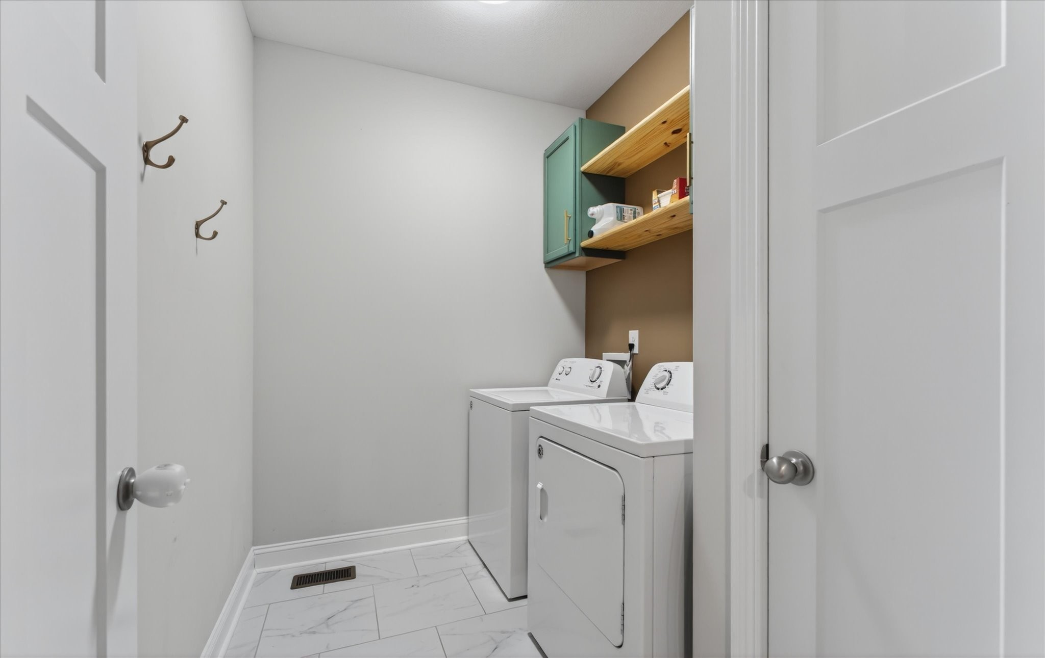 100 Hayward Fields Dr