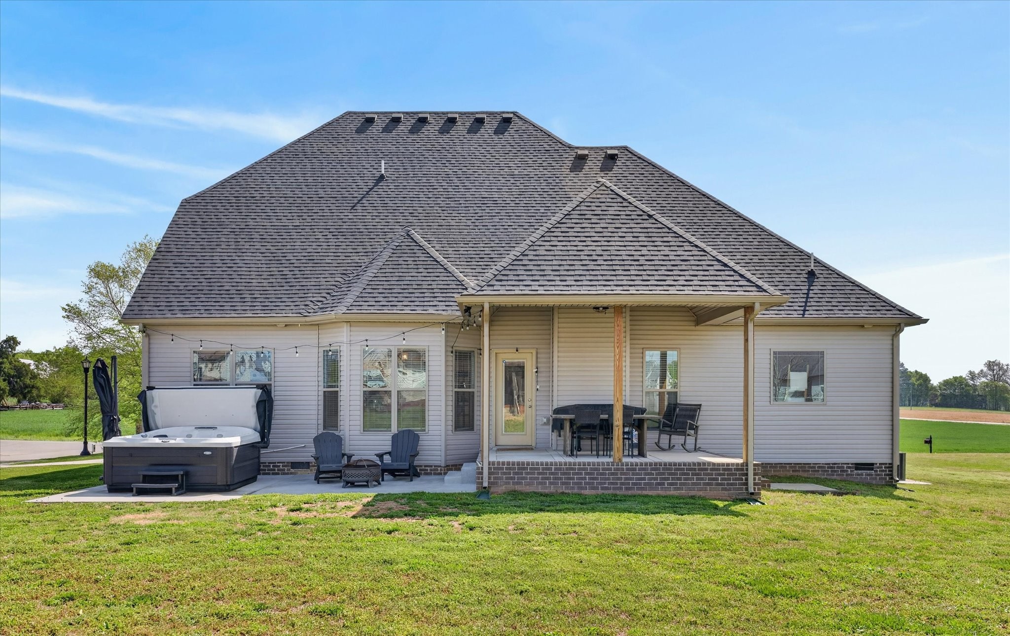 100 Hayward Fields Dr