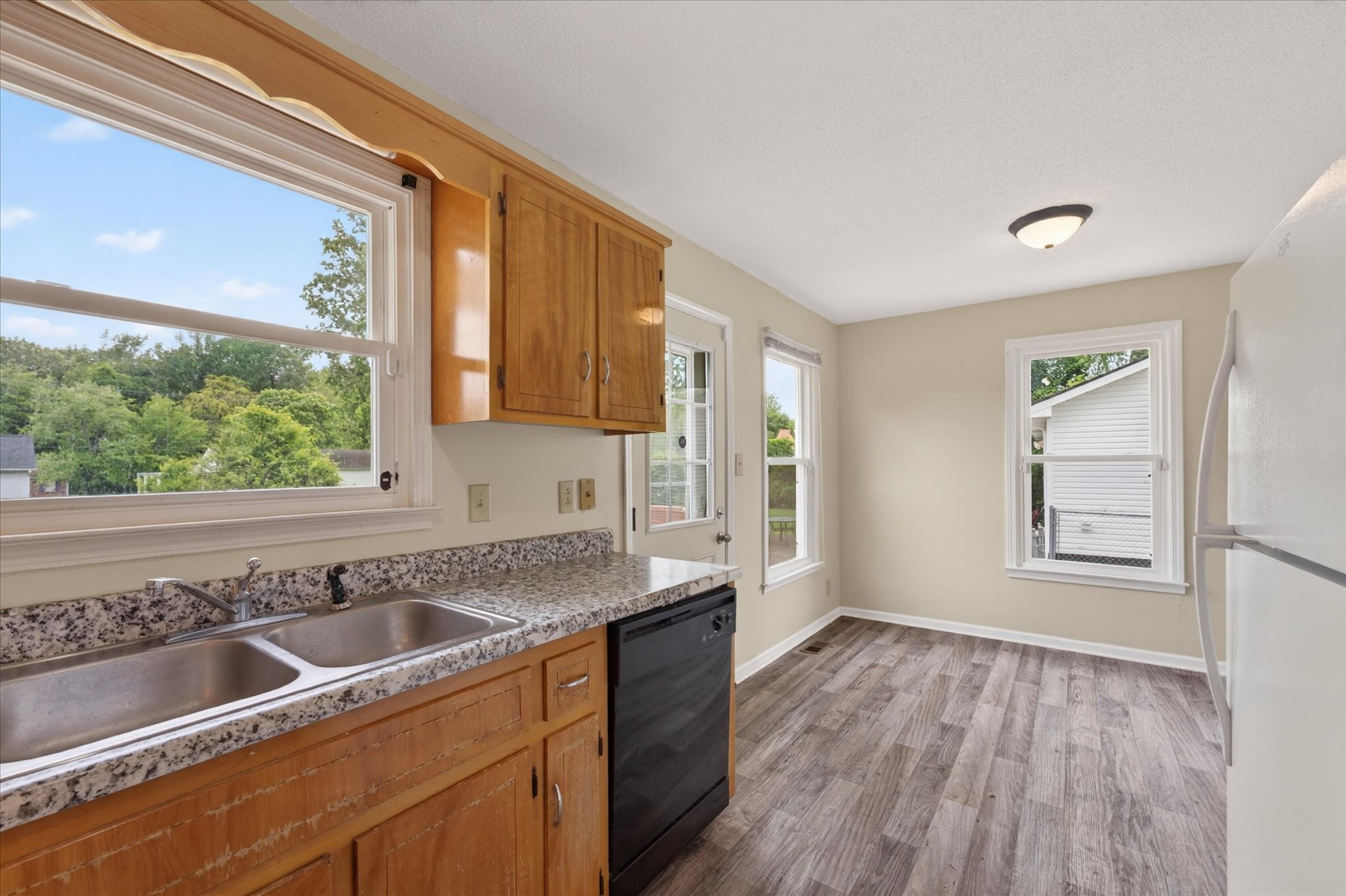 557 Anita Dr