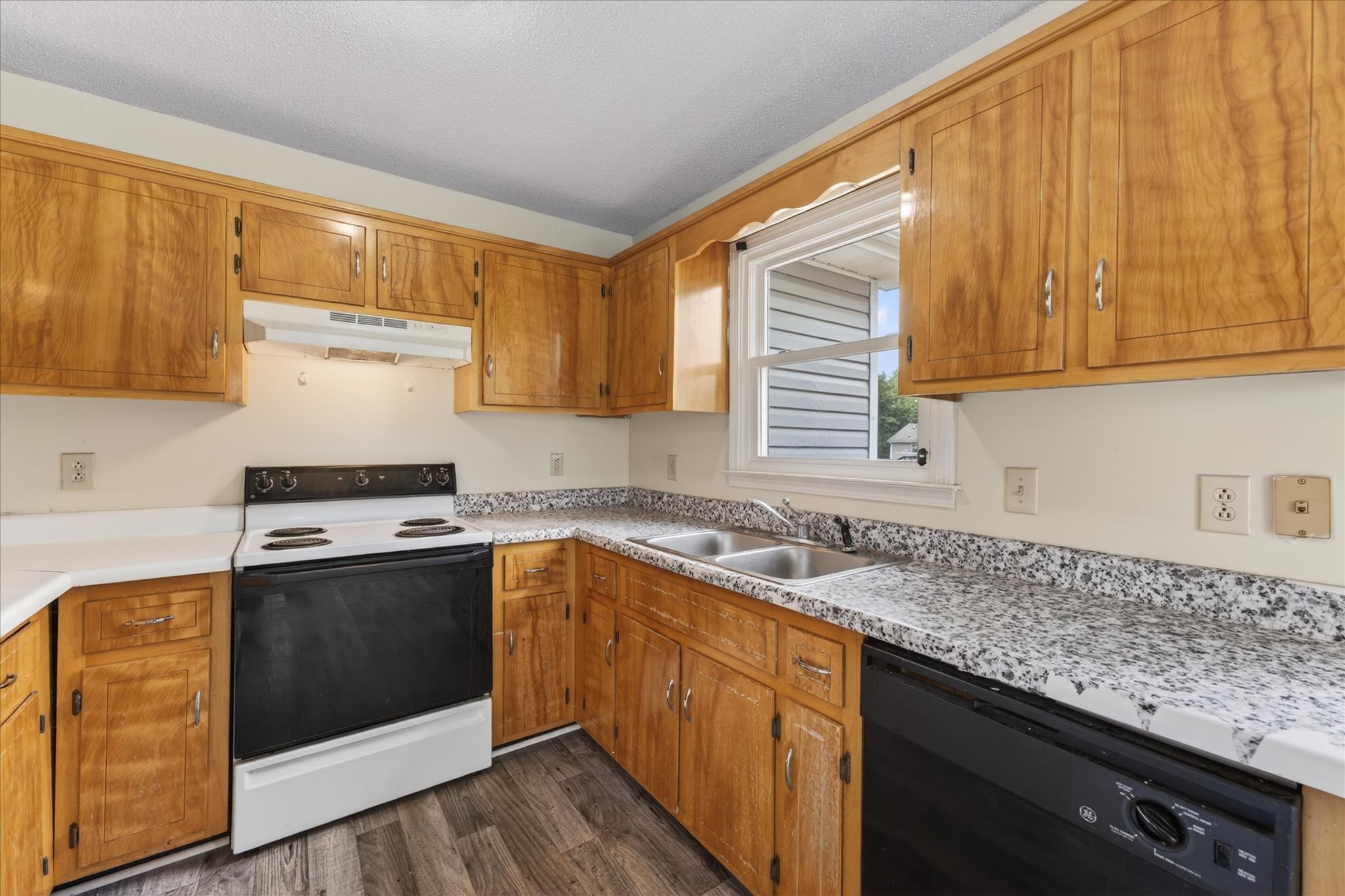 557 Anita Dr