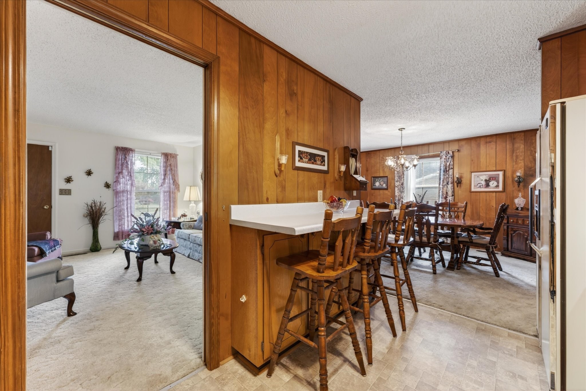 102 Rainbow St