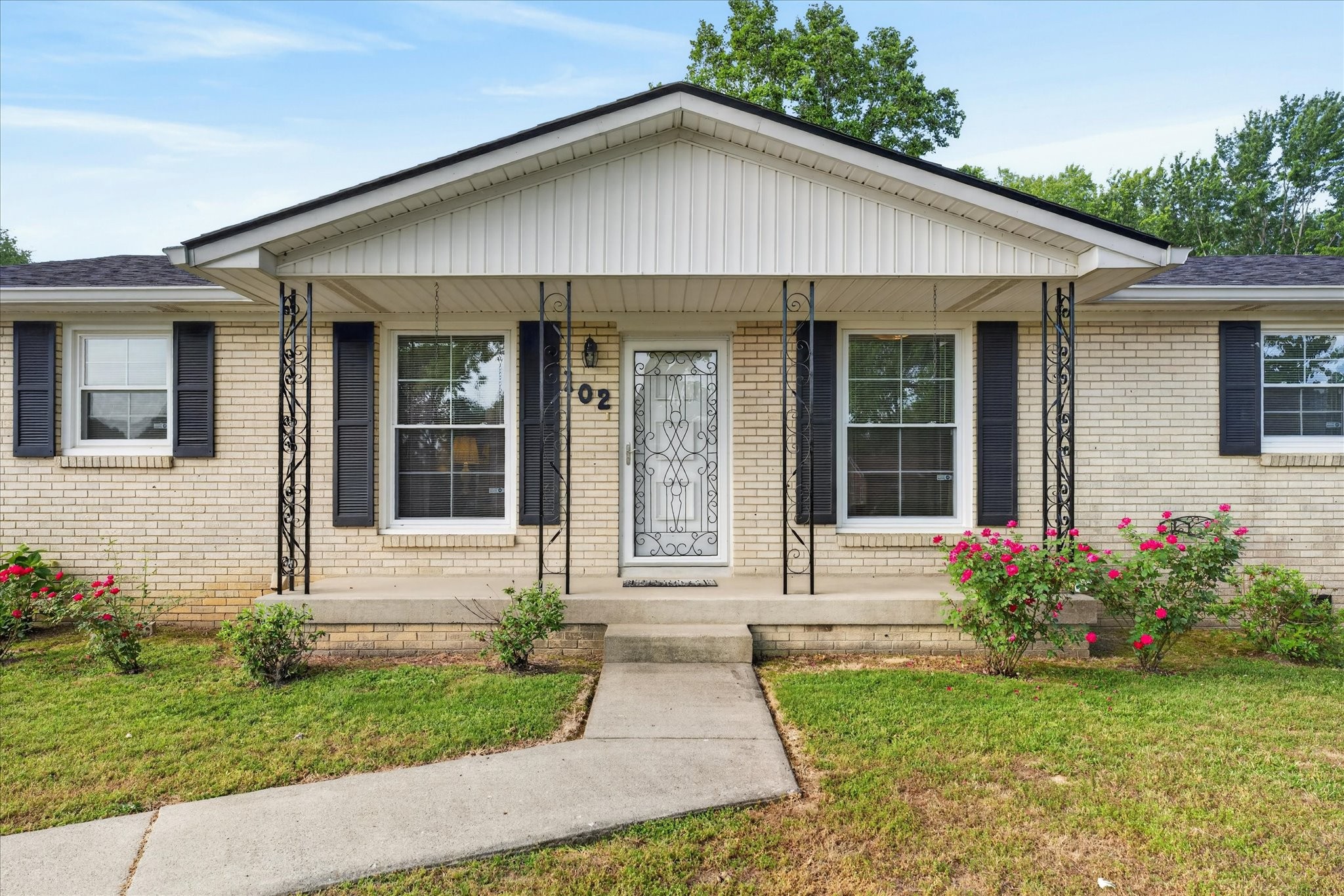 102 Rainbow St