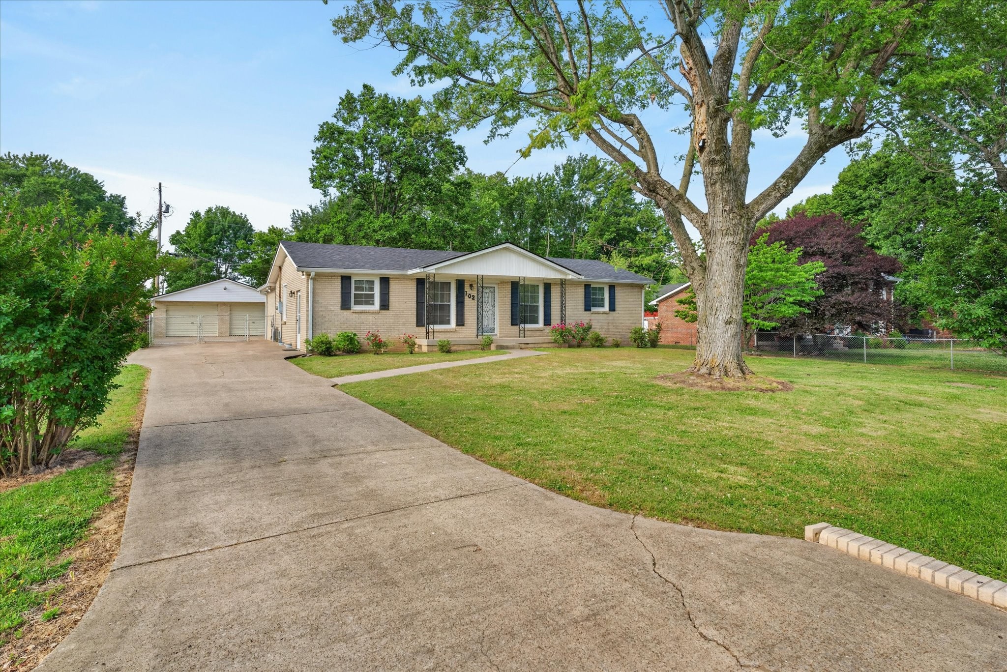 102 Rainbow St