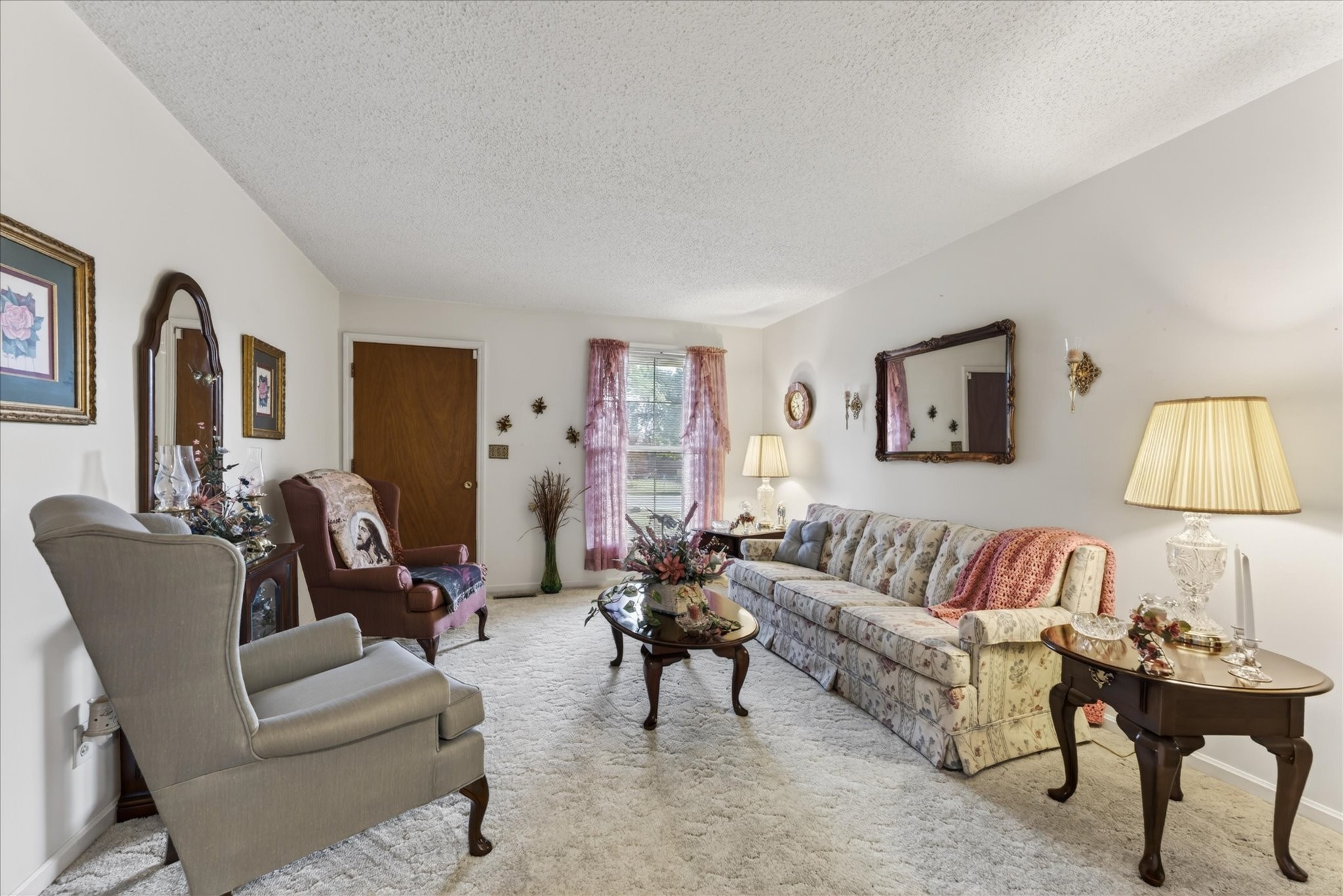 102 Rainbow St