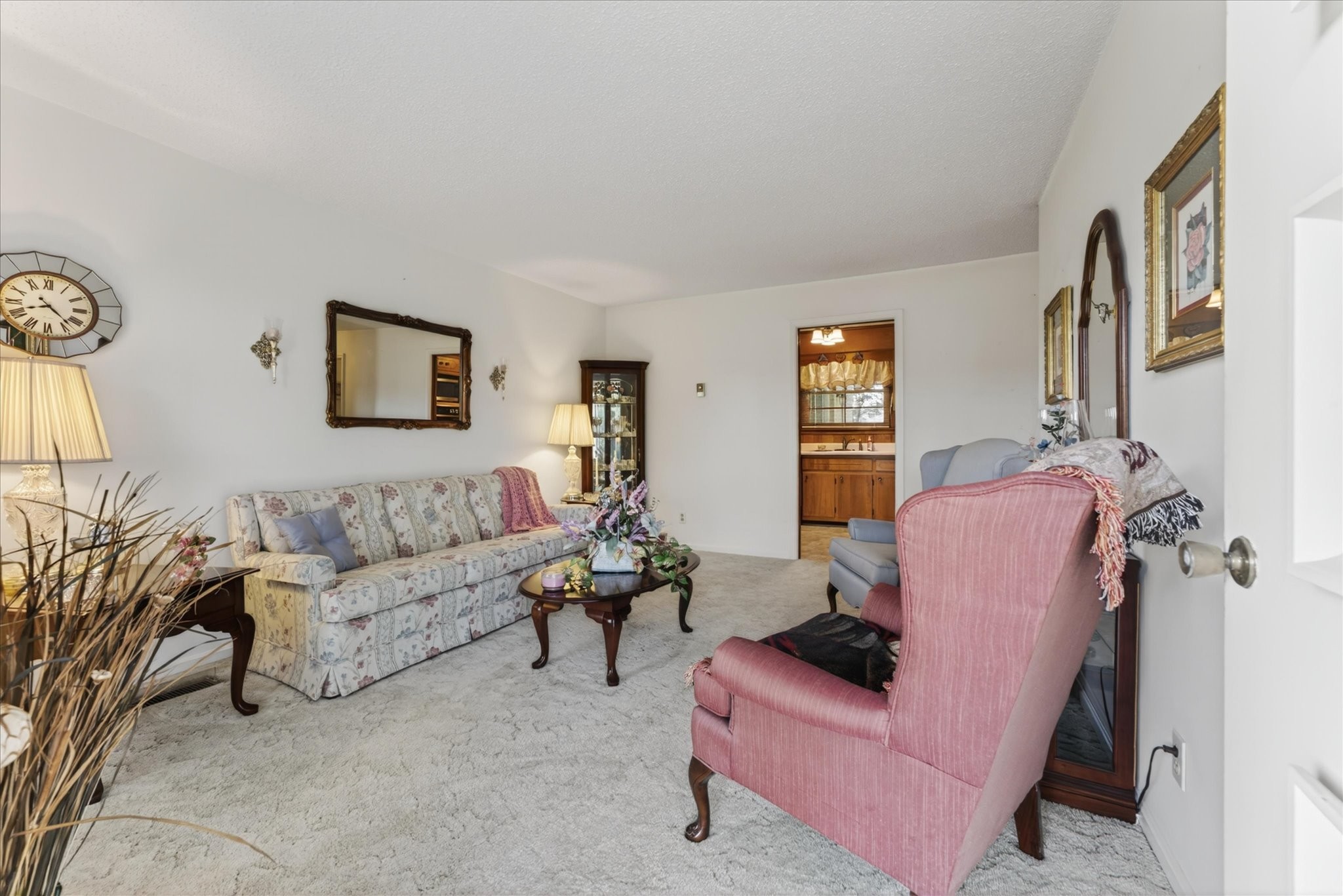 102 Rainbow St