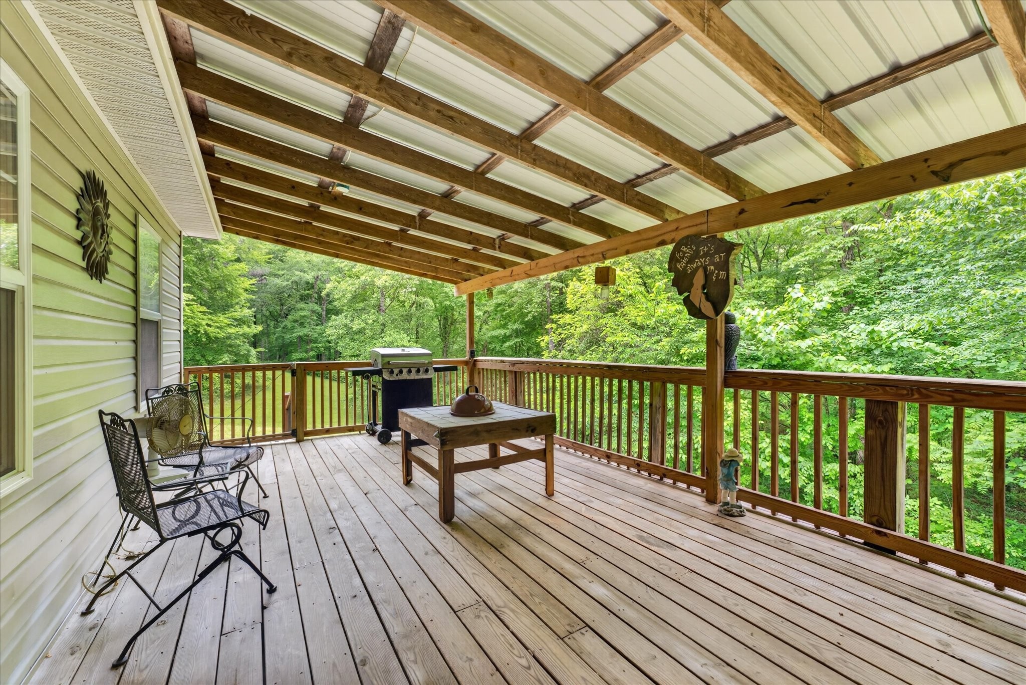 122 Lakeview Rd