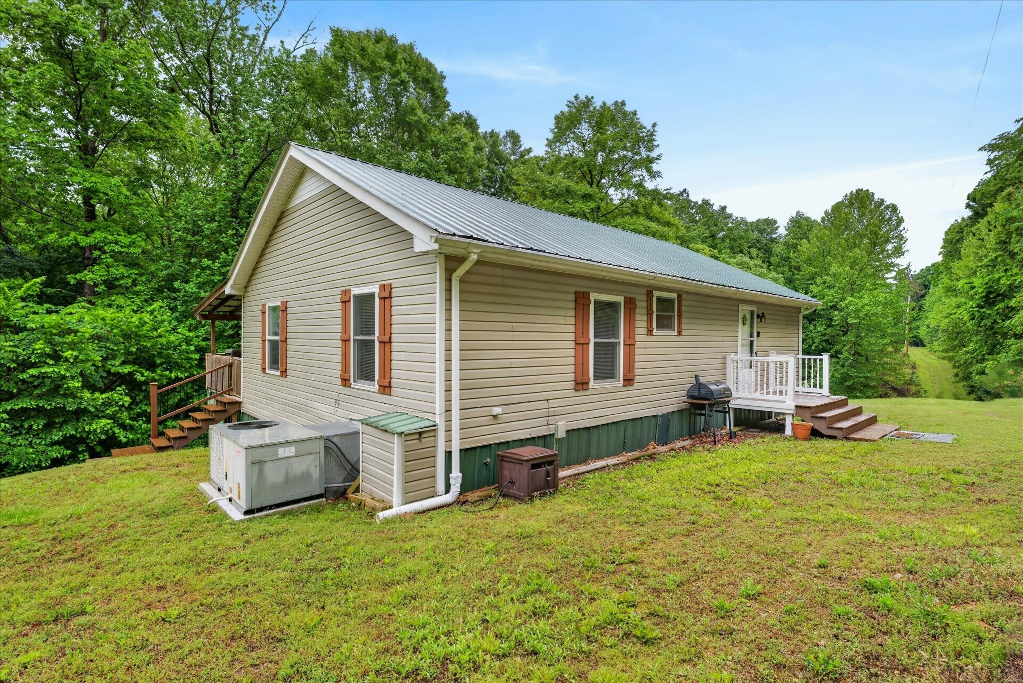122 Lakeview Rd