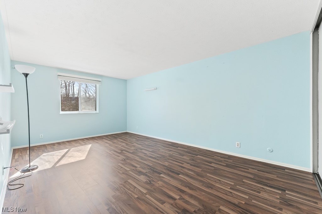 585 Tollis Pky