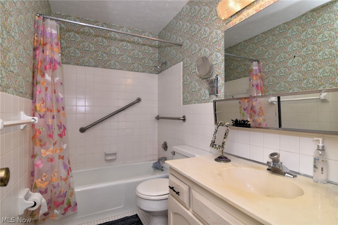 2112 Acacia Park Drive 211