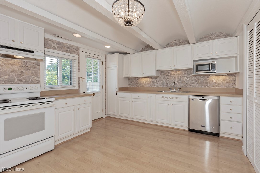 17543 Fairlawn Drive