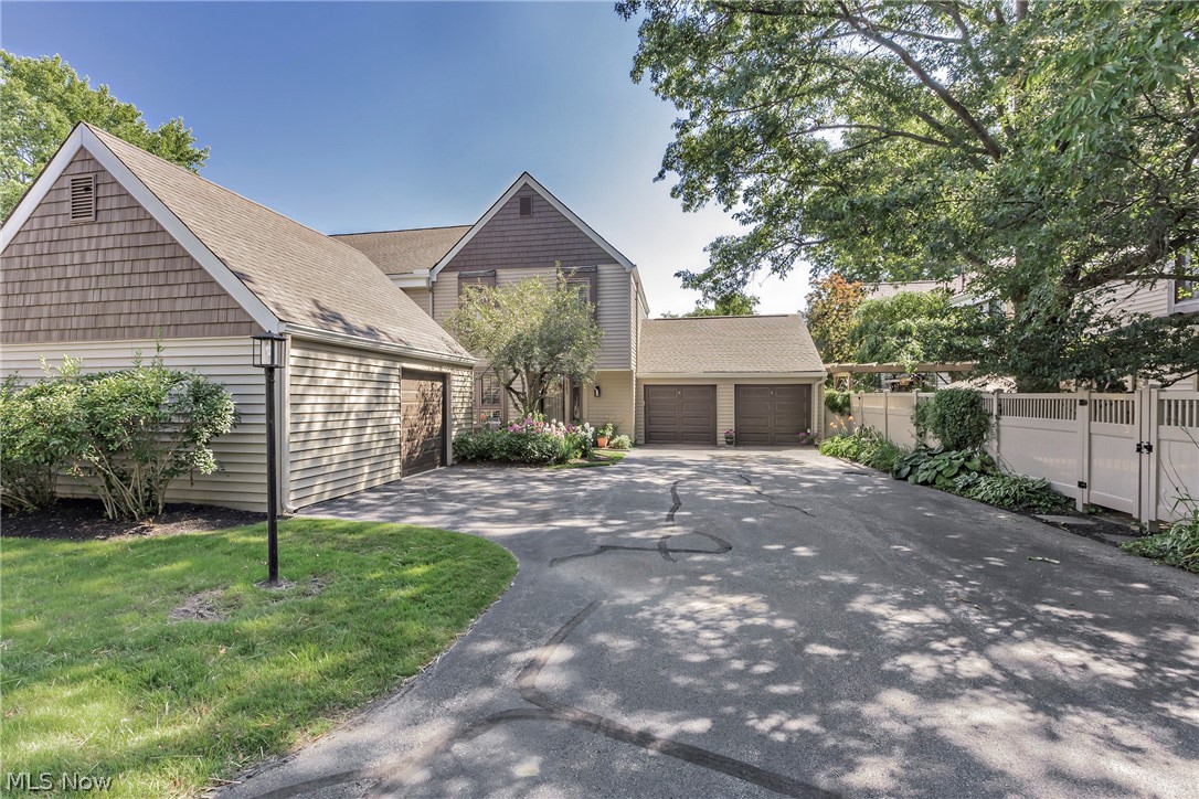17543 Fairlawn Drive