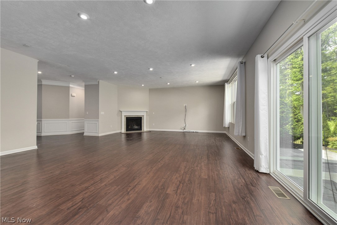 9367 Corning Avenue