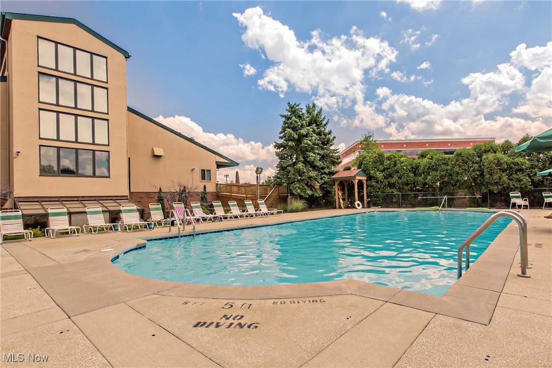 109 Fox Hollow Court 109