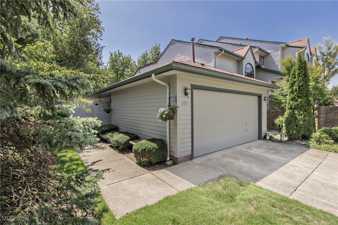 109 Fox Hollow Court 109