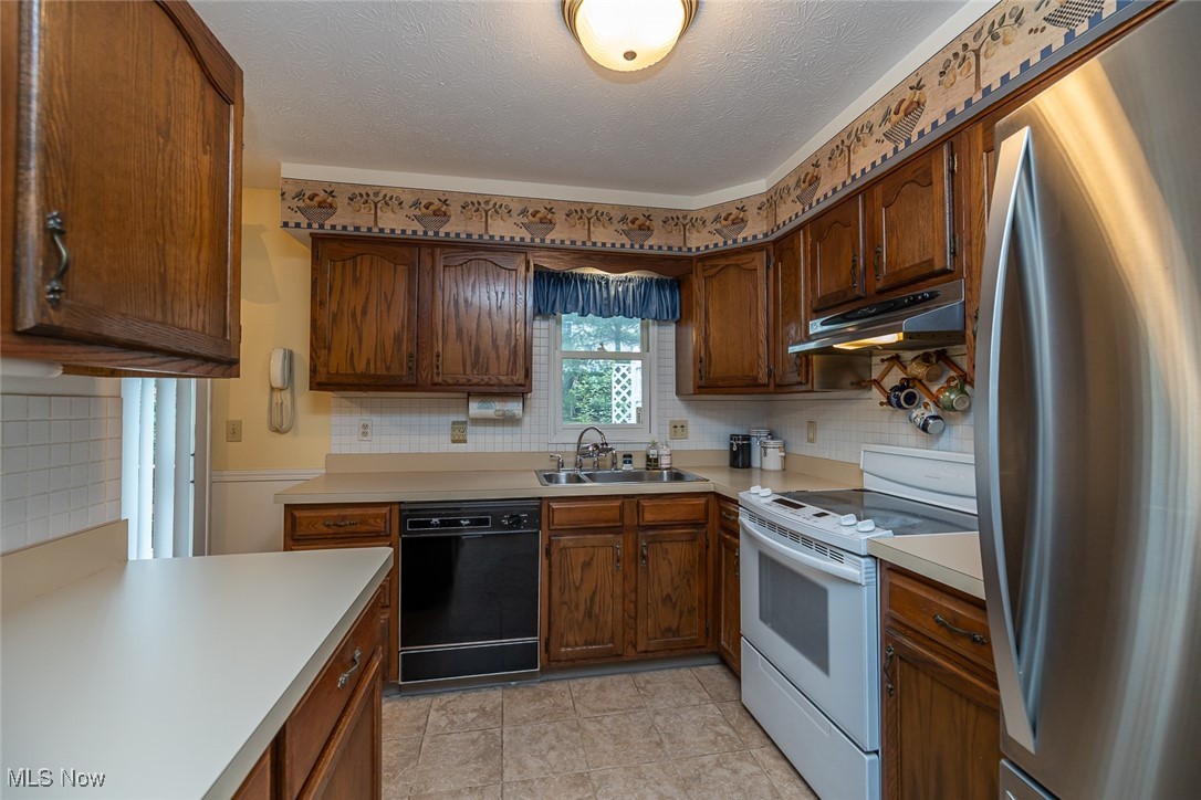 10549 Leawood Oval