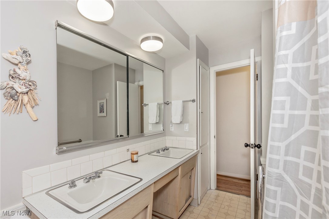 3568 Atherstone Road