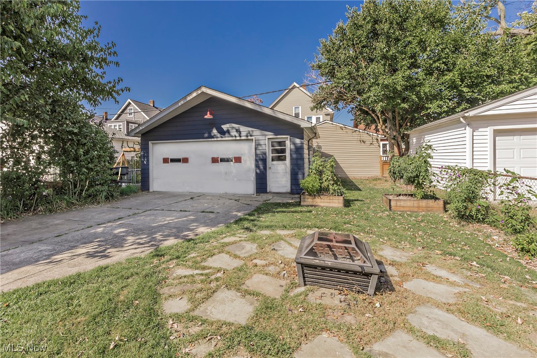 1212 Warren Road