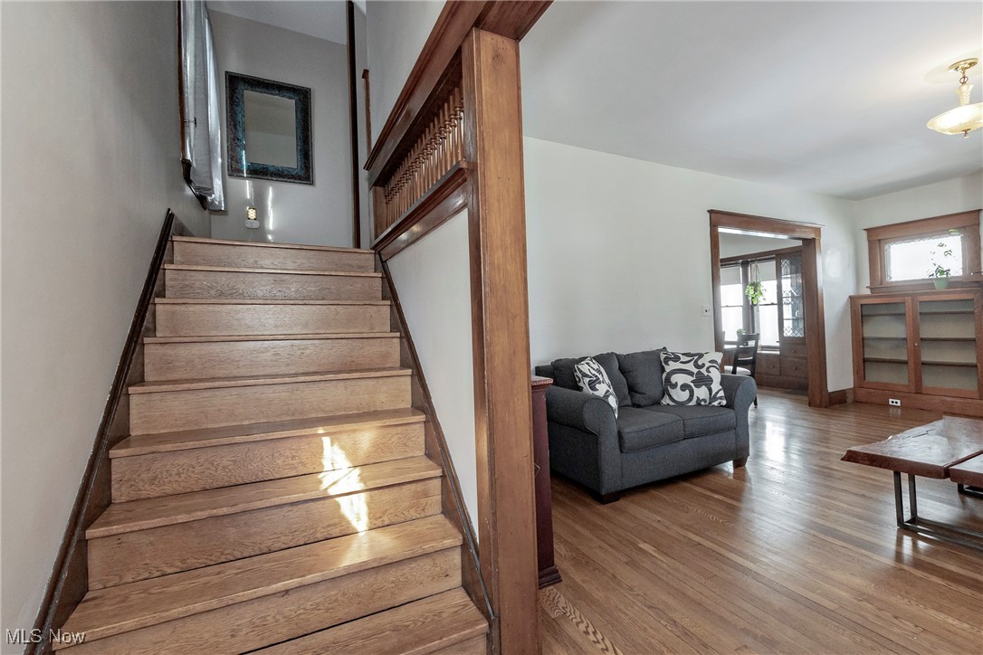 1212 Warren Road