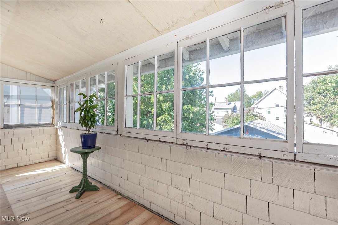 1212 Warren Road