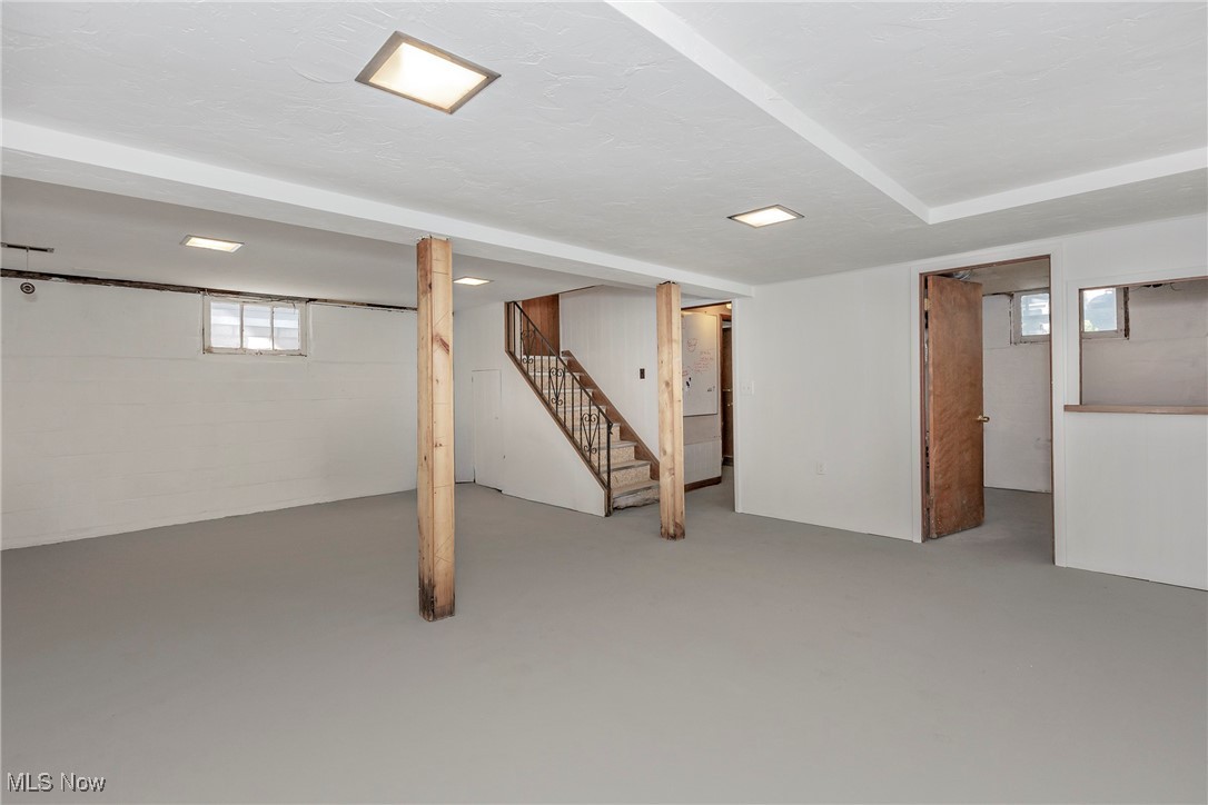 1212 Warren Road