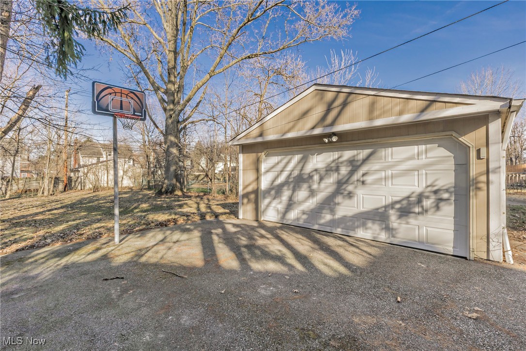 2588 Queenston Road