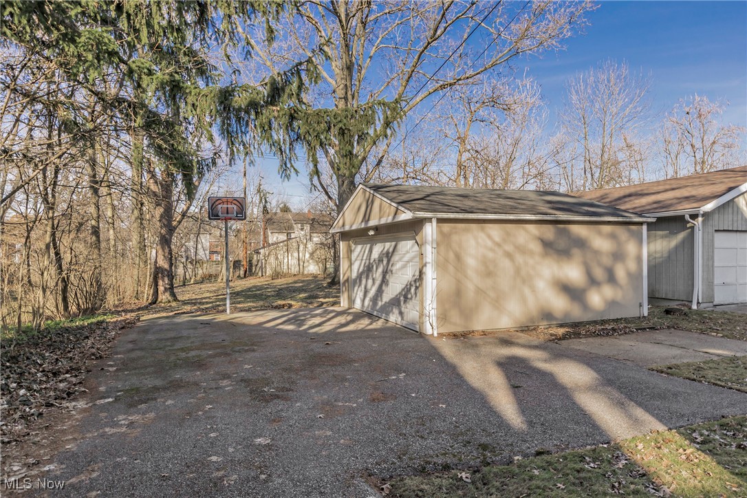 2588 Queenston Road