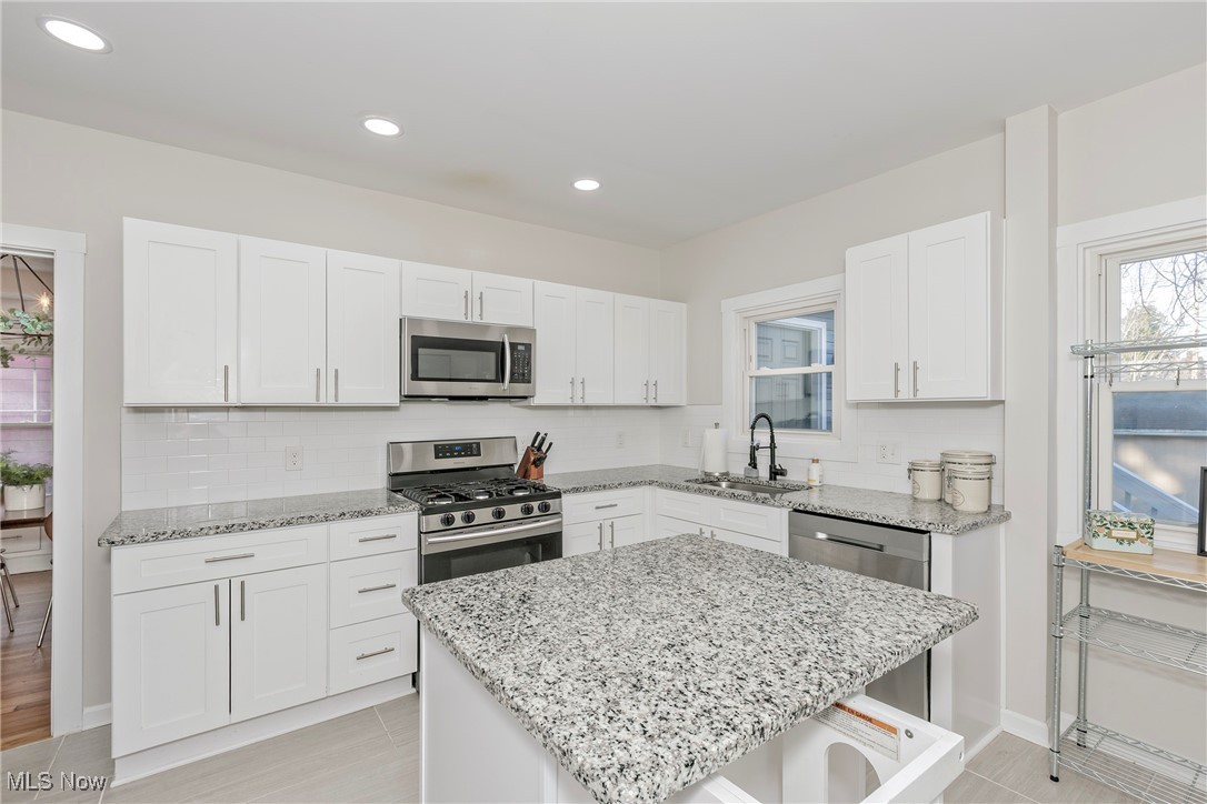 2588 Queenston Road