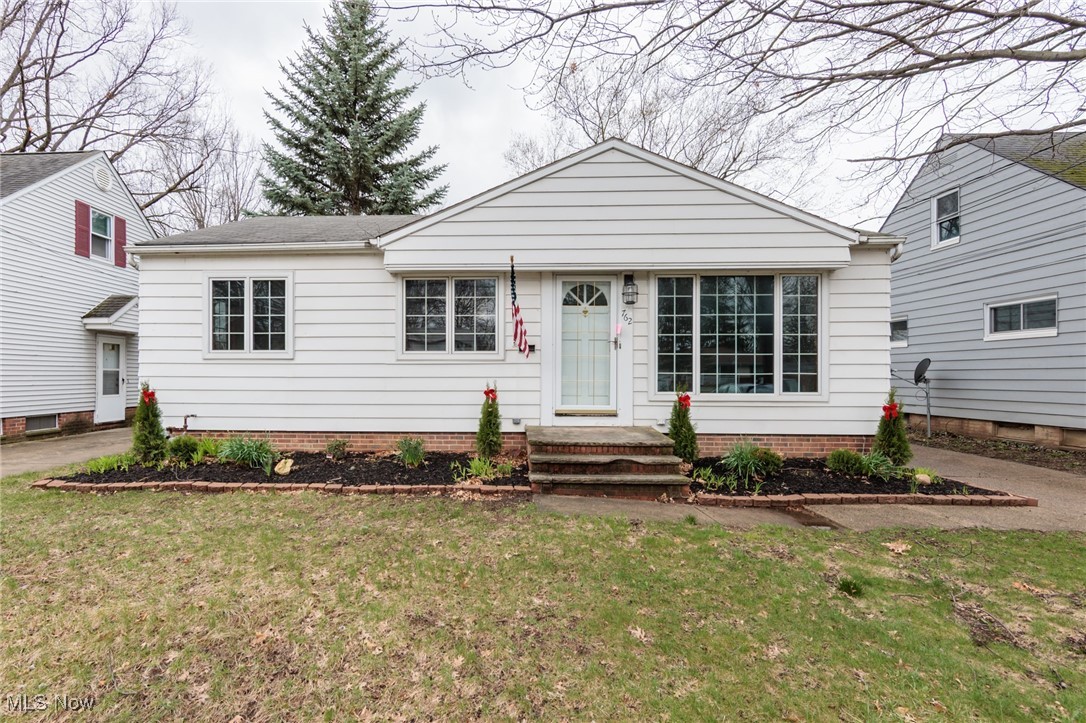 762 E 305th Street