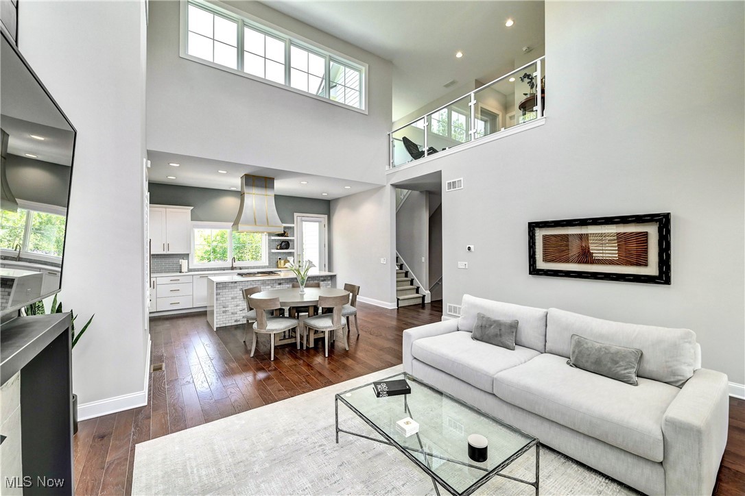 2511 Edgewood