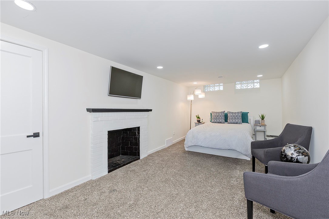 17032 Scottsdale Boulevard