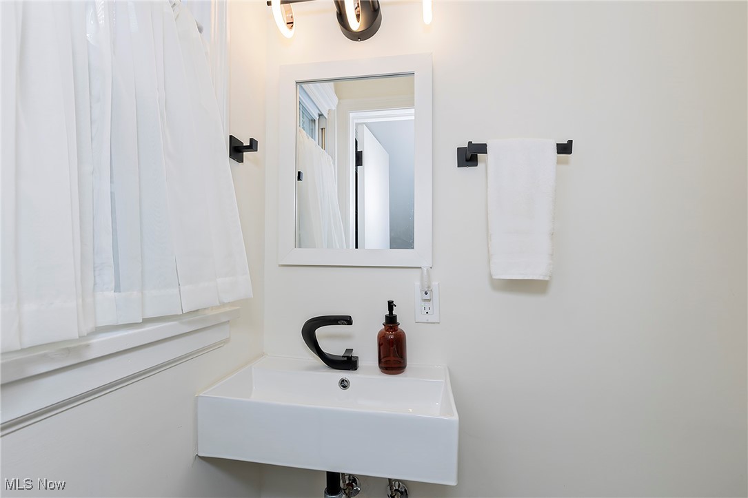17032 Scottsdale Boulevard