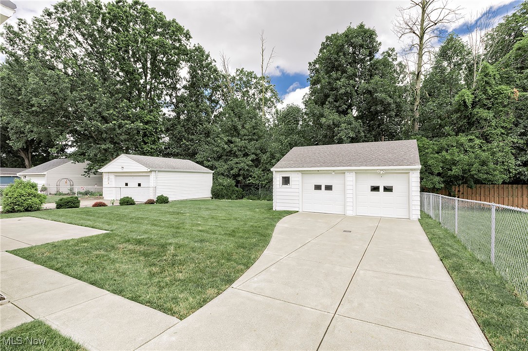 11140 Fairlawn Drive