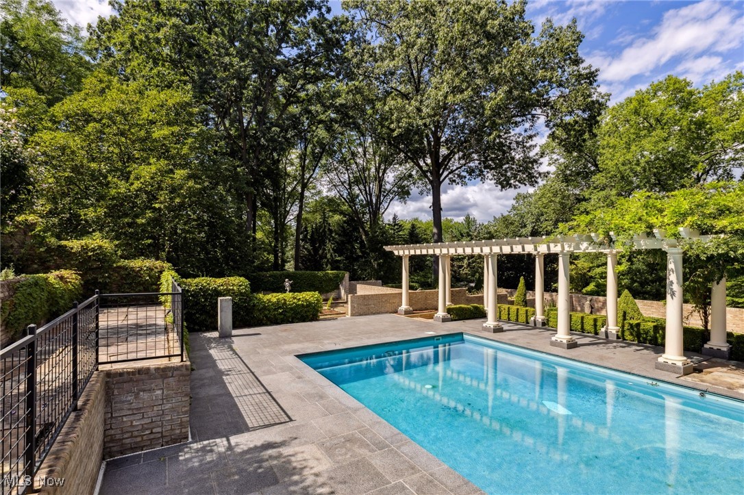 400 Hunters Hollow Drive SE
