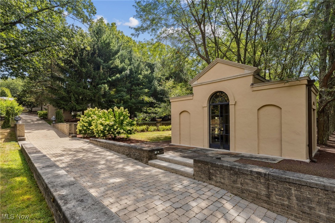 400 Hunters Hollow Drive SE