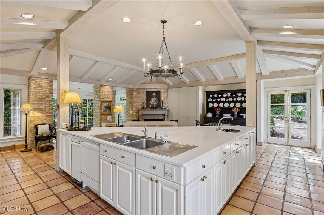 400 Hunters Hollow Drive SE