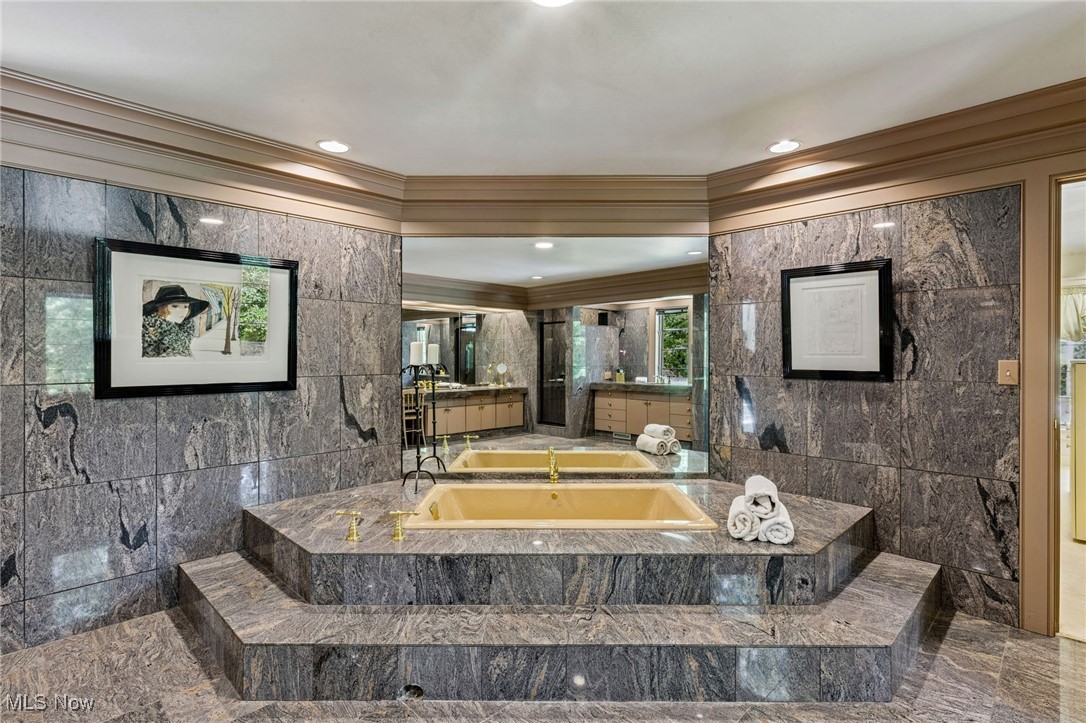 400 Hunters Hollow Drive SE