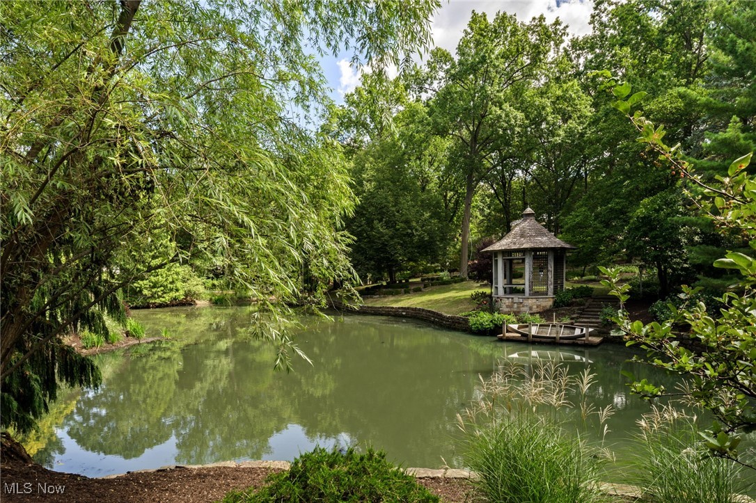 400 Hunters Hollow Drive SE