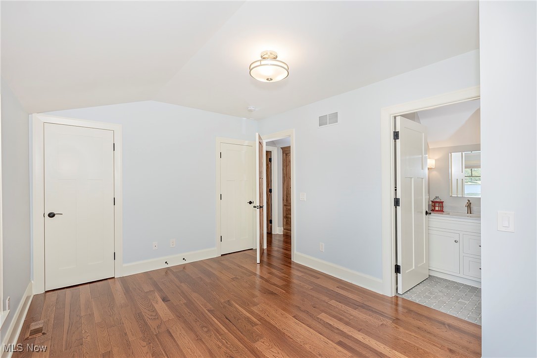 22 E Bay Circle NE