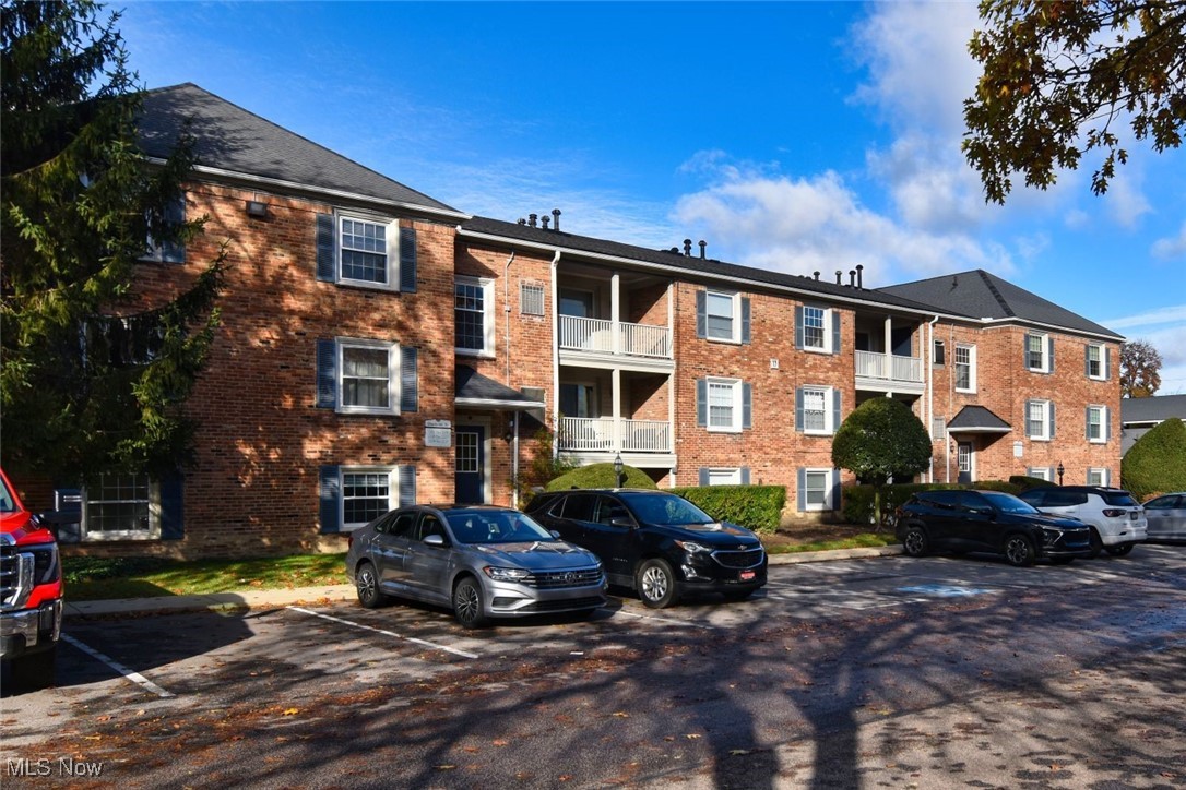 2217 Glouchester Drive 17 B