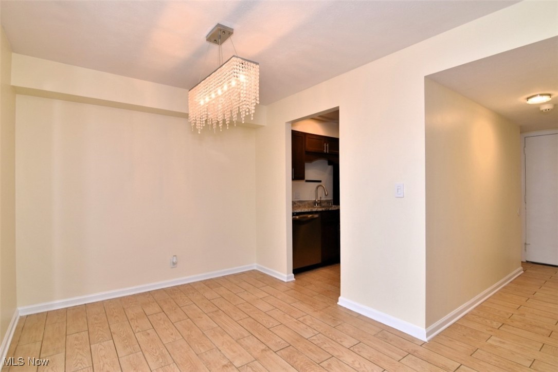 2217 Glouchester Drive 17 B