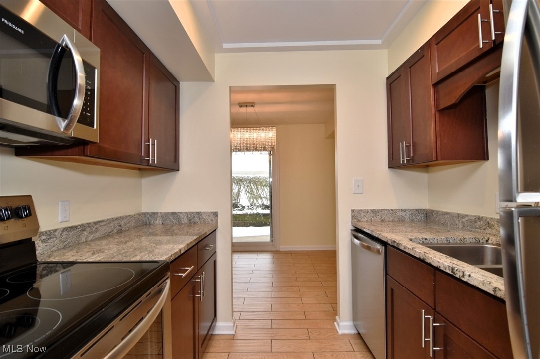 2217 Glouchester Drive 17 B