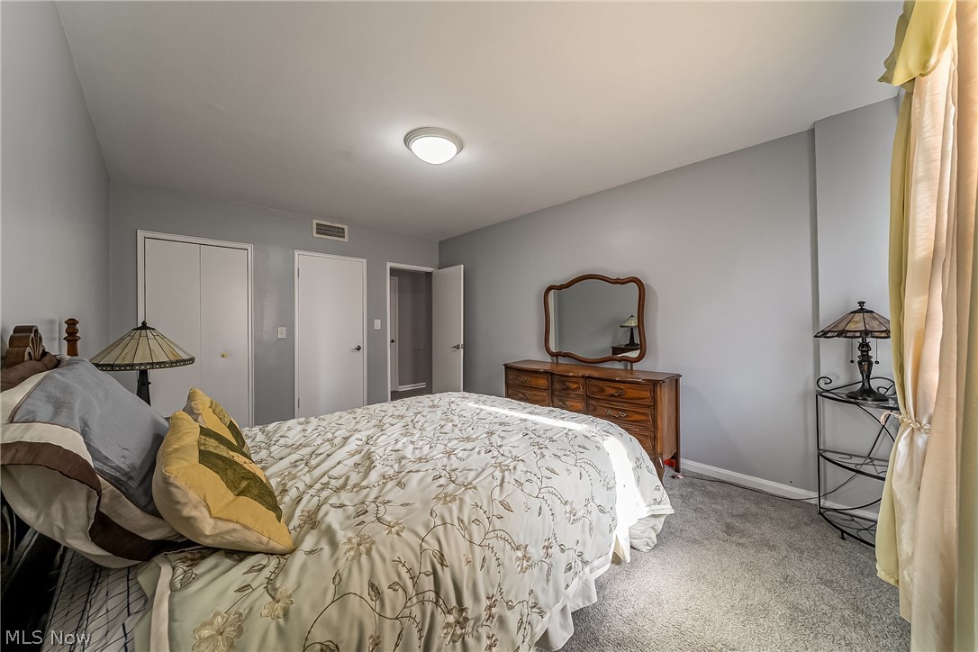 13800 Fairhill Road 306
