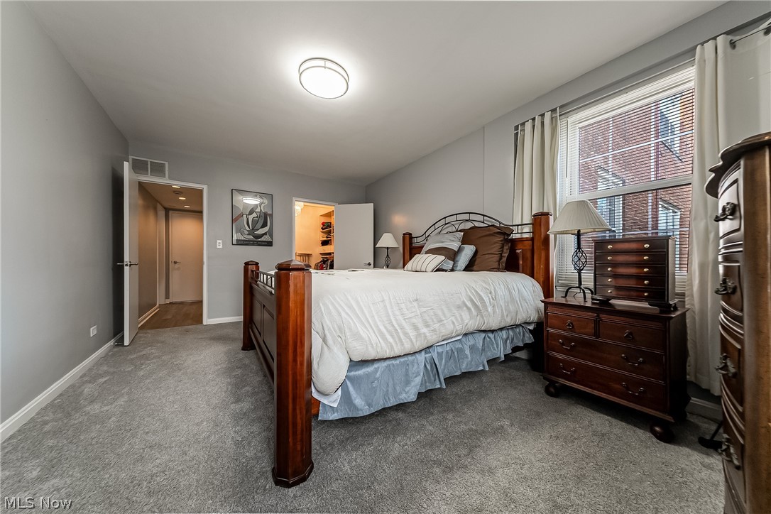 13800 Fairhill Road 306