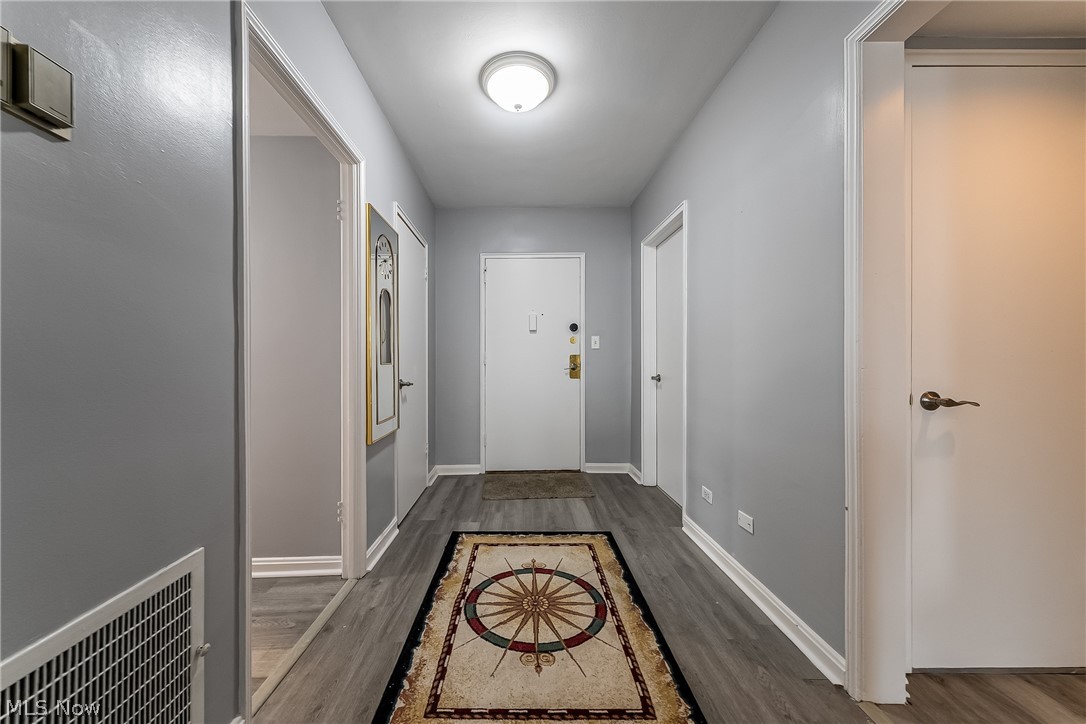 13800 Fairhill Road 306