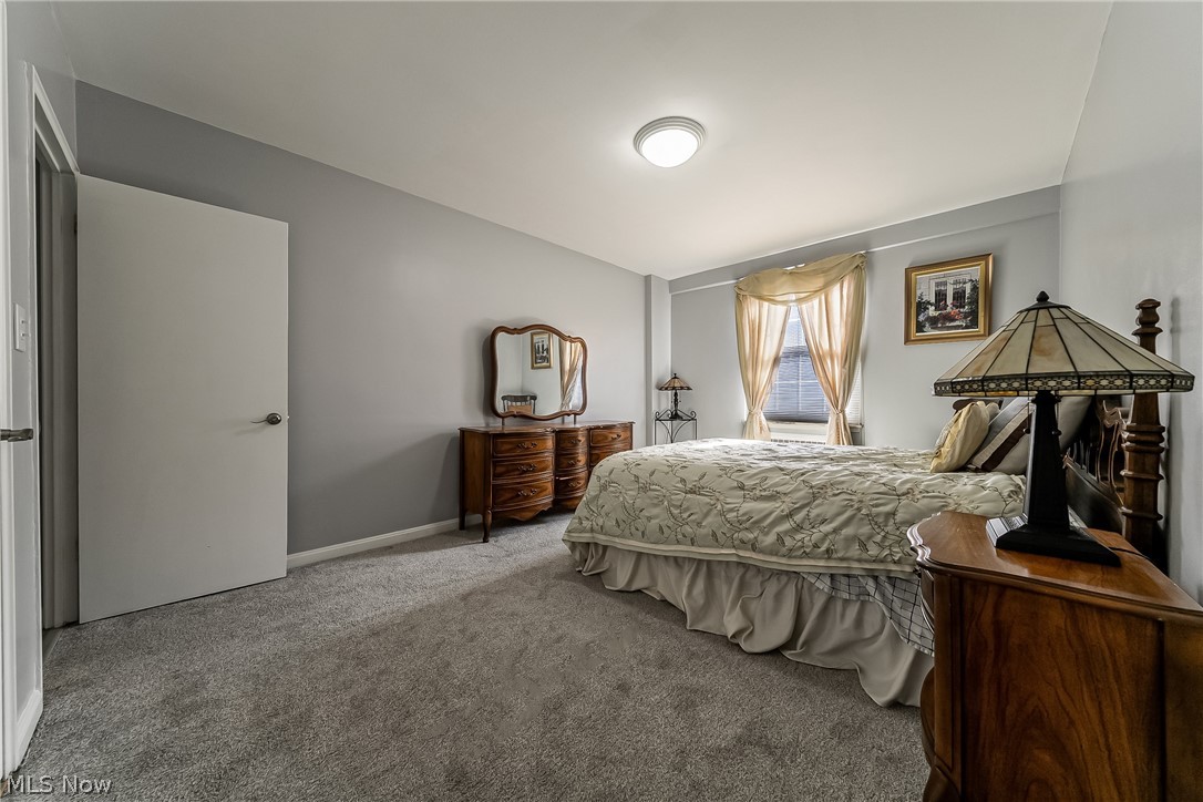 13800 Fairhill Road 306